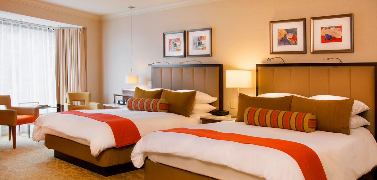 innatthemarket's tweet photo. Featuring luxury beds, impeccable views and extra space, our hotel rooms are perfect for couples, families and groups! #hotelpromos https://t.co/IFiz8s33mM https://t.co/wxcF4bJghP