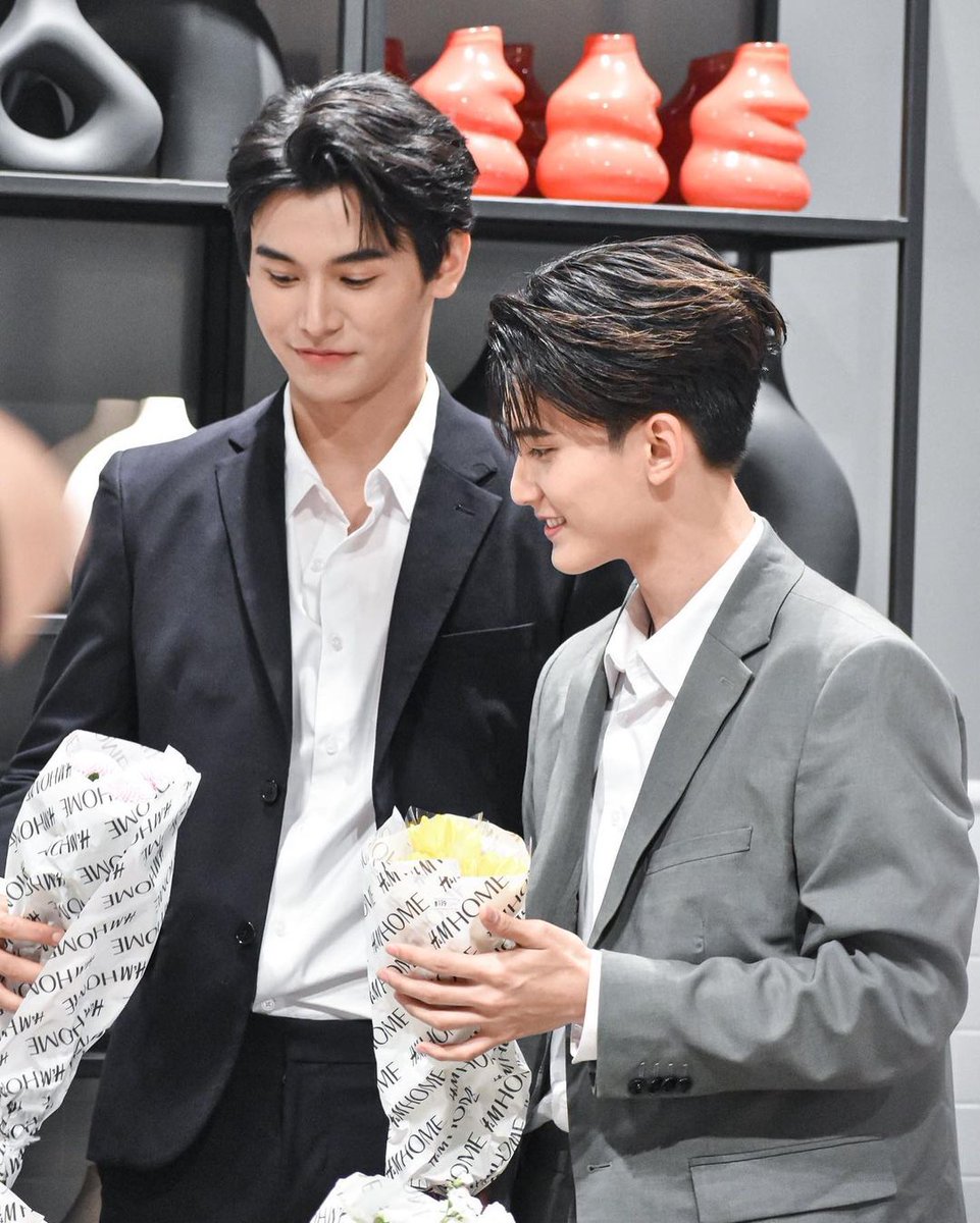 jafirstfamilyph's tweet photo. [11.25.22]

IG Post: tripleeight.ent

JaFirst at #hmHOMExJaFirst today 🏠💐

#JaPhachara #จาพชร #TeddyJa
#First_Chalongrat #รักแรกของเฟริสท์ #JaFirst #จาเฟริสท์ https://t.co/bhNuGpmibz