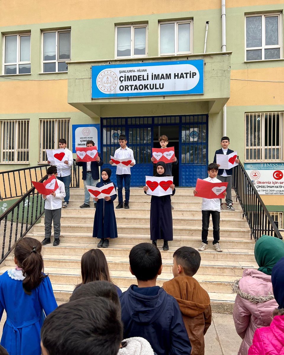 cimdeli's tweet photo. 24 Kasım Öğretmenler gününü okulumuzda kutladık. Öğretmenler günü yemeği ve hediyeleri için okul idaremize teşekkür ederiz. 💐 @Hilvan_MEM @SinanATES_63 @b17e004e7c1240c https://t.co/Qwvuf9GmrV