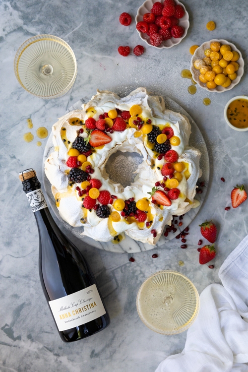 The Duchess of Tastings🍷 (@throughmywinegl) on Twitter photo Tantalize the taste buds of your guests with the sensational (<a href="/STBHills/">Stellenbosch Hills</a> ) & <a href="/the_foodfox/">The Food Fox - Ilse van der Merwe 🥐☕️</a> Sense of Place Pavlova wreath with summer berries throughmywineglass.co.za/sense-of-place… via <a href="/RandomHatPR/">Leanne Sutherland</a> #Pavlova #Summerberries Tantalize the taste buds of your guests with the sensational (<a href="/STBHills/">Stellenbosch Hills</a> ) & <a href="/the_foodfox/">The Food Fox - Ilse van der Merwe 🥐☕️</a> Sense of Place Pavlova wreath with summer berries throughmywineglass.co.za/sense-of-place… via <a href="/RandomHatPR/">Leanne Sutherland</a> #Pavlova #Summerberries