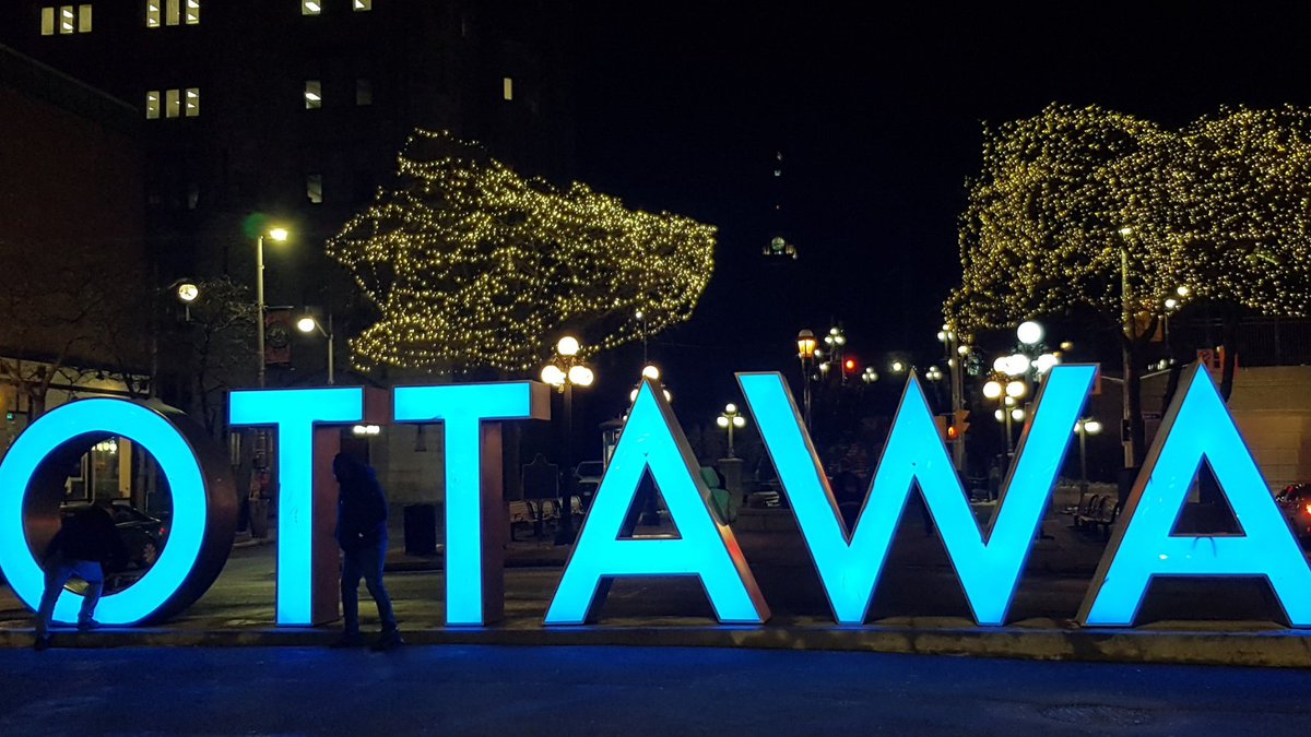 CanadaAMR's tweet photo. And a special thank you to all who helped light landmarks blue across Canada and the world for #WAAW! #GoBlueforAMR https://t.co/xc6iMg71NK