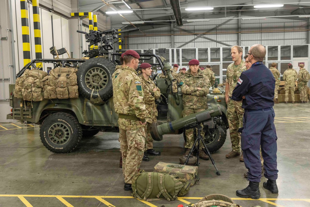 16AirAssltBCT's tweet photo. A meeting of minds from across @DefenceHQ was held to consider how best to respond to global crises.

The Very High Readiness Study Day was held at Merville Barracks, to discuss lessons learnt and how to plan for the uncertainty of contingency operations.

#GlobalResponseForce https://t.co/xkwFTviiWJ