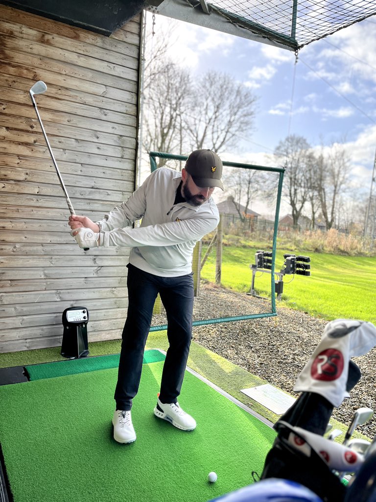 tappin_neil's tweet photo. Brilliant day @PrairieSport with @RickShielsPGA 
Cover shoot ✔️ 
Interview ✔️ 
Tips video ✔️ 
Instruction article ✔️ 
Some very exciting content to follow 👍 @GuyCharnock @kevinmurraygolf @GolfMonthly @MikeHarrisGolf @JeffCarnage https://t.co/BIv2SS1jGb