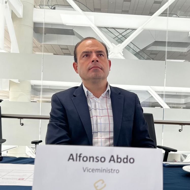 aeiecuador's tweet photo. ¡Agradecemos a los inversores presentes e invitamos a otros a sumarse! Gracias también a @Produccion_Ecu por sensibilizar a nuevos inversores con estas iniciativas.
@LeParcHotelEc, @CasabacaEc, @TIAEC, @Nestle_Ecuador, #UribeSchwarzkopf, #MastercardEcuador, #DKManagement https://t.co/lehEGyWtDE