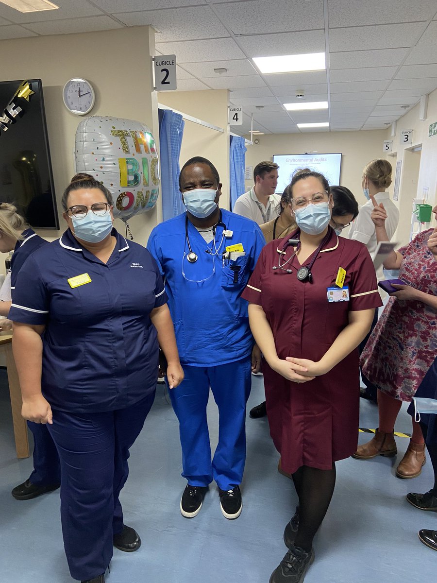 Laura Lowther tweet media