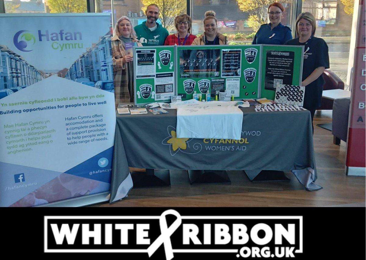 StoriNewChapter's tweet image. Our Torfaen Team supporting White Ribbon Day with @CyfannolWAid. 

#WhiteRibbonDay