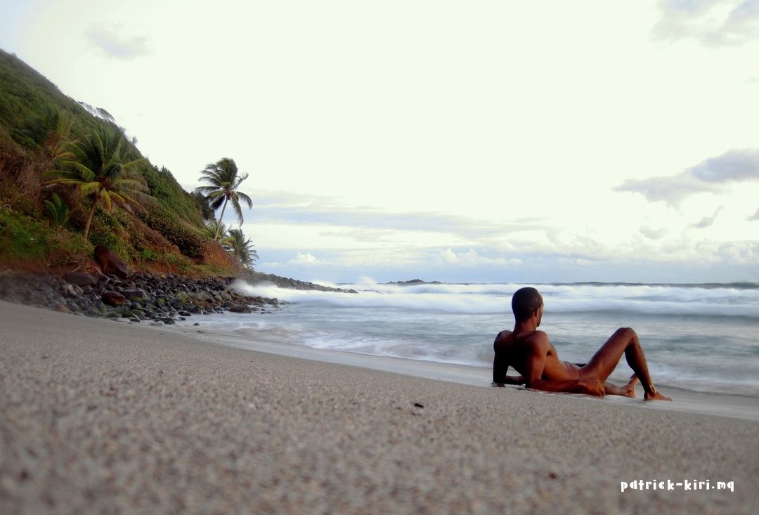 patrick_kiri's tweet photo. "Lowen beach ~ #1"

On commence par le plat de résistance 💁🏿‍♂️

+ de photos
➡️ https://t.co/wwGyHhe7LT
➡️ patrick_kiri - Insta

#Nonm #Nature #Plage  #Lorrain #Madinina #Matinik #Matnik #Martinique #Nudisme #Naturisme #Nudiste #Naturiste #Nudism #Naturist #Nudist #Nu #SkinnyDipping https://t.co/iQ18q1lMHV