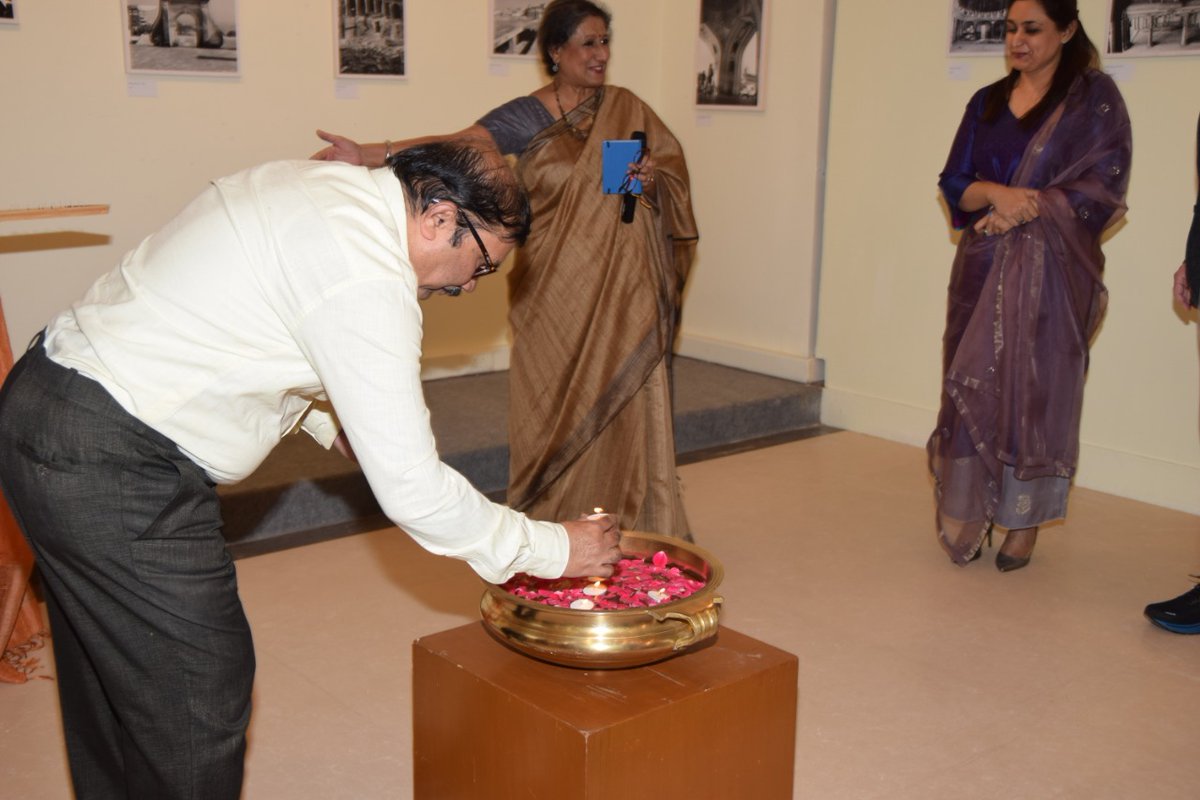 Book 'Golconda-Hyderabad released and photo exhibition inaugurated at Salar Jung Museum on 24th Nov ! 
Some glimpses... 
#GoetheZentrum #SalarJungMuseum 
#GolcondaHyderabad