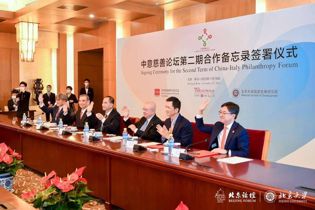 Profoundly honoured to have received President Mattarella’s letter of encouragement on the occasion of the ceremony for the launch of the 2nd term of the China-Italy Philanthropy Forum - newsen.pku.edu.cn/news_events/ne… Now busy fundraising for <a href="/bambinogesu/">Bambino Gesù</a> and the CDRF-led REACH project!