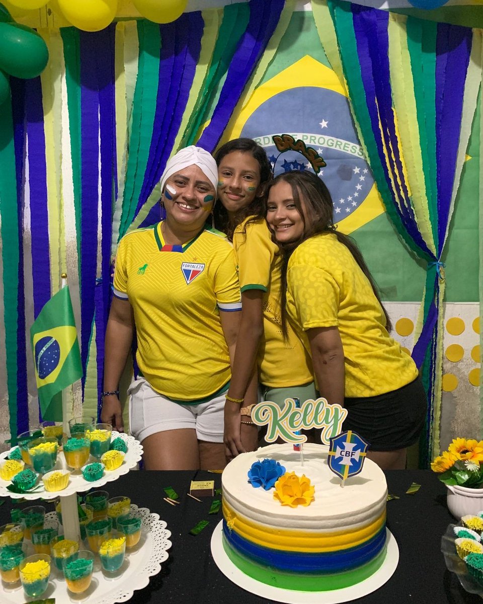 AlcioneAlvess's tweet photo. Família 😍🥰🤍💙💛💚🇧🇷 https://t.co/qcvCwquEru