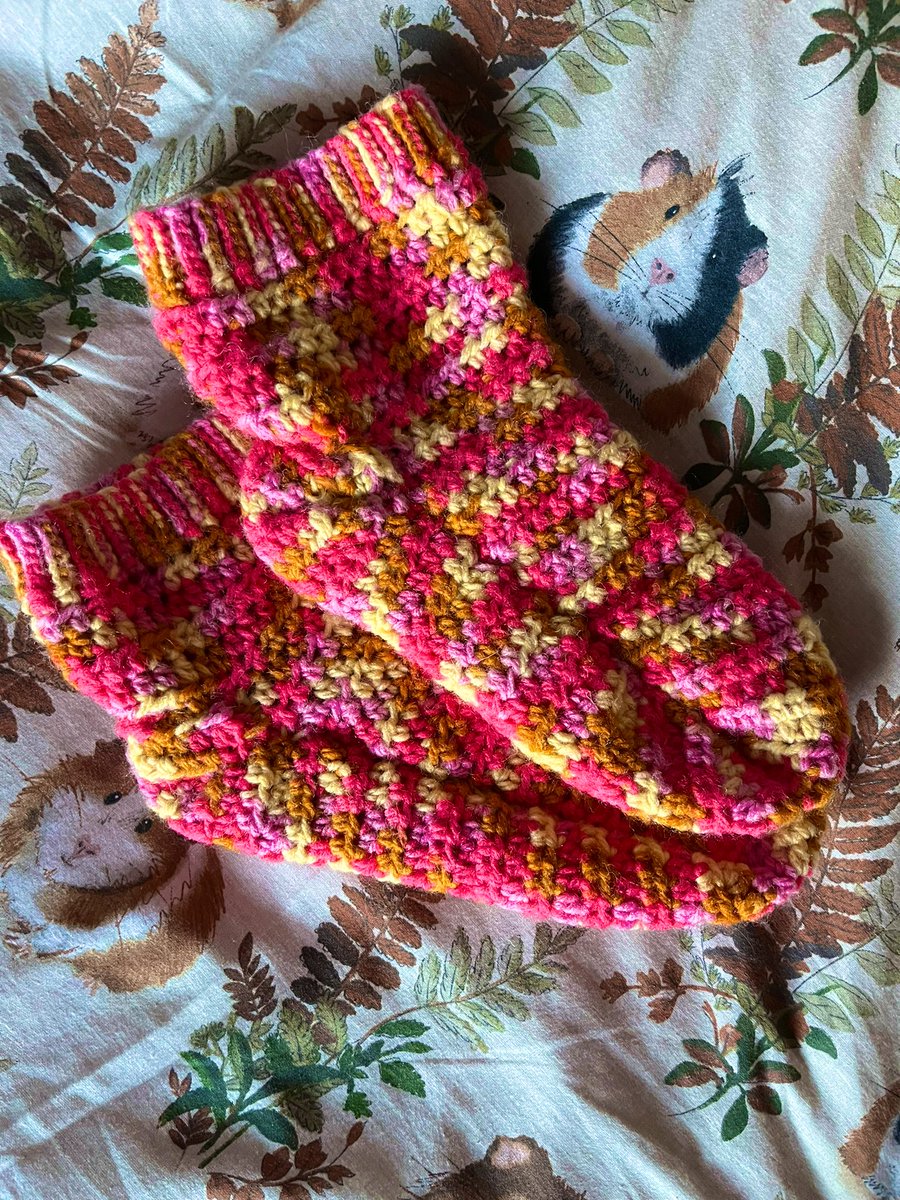 charleastickOT's tweet photo. After a busy day revising all things muscles, bones and body systems, I spent yesterday evening making these snug crochet socks🧶✨ (Christmas gifts sorted!🎄) #occupationalbalance #studentOT #OccupationalTherapy #crochet #crochetsocks #handmade https://t.co/4VpnTltmiG