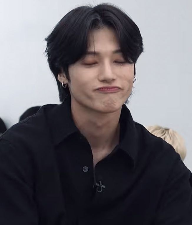 Woosanlvsatiny's tweet photo. @ATEEZofficial #AllRounderWooyoungDay
#우요생일_우영이_없으면_어찌살어
Happy B-day Woo💜
#ATEEZ #에이티즈 #WOOYOUNG @ATEEZofficial https://t.co/WpyaNs0Kcn