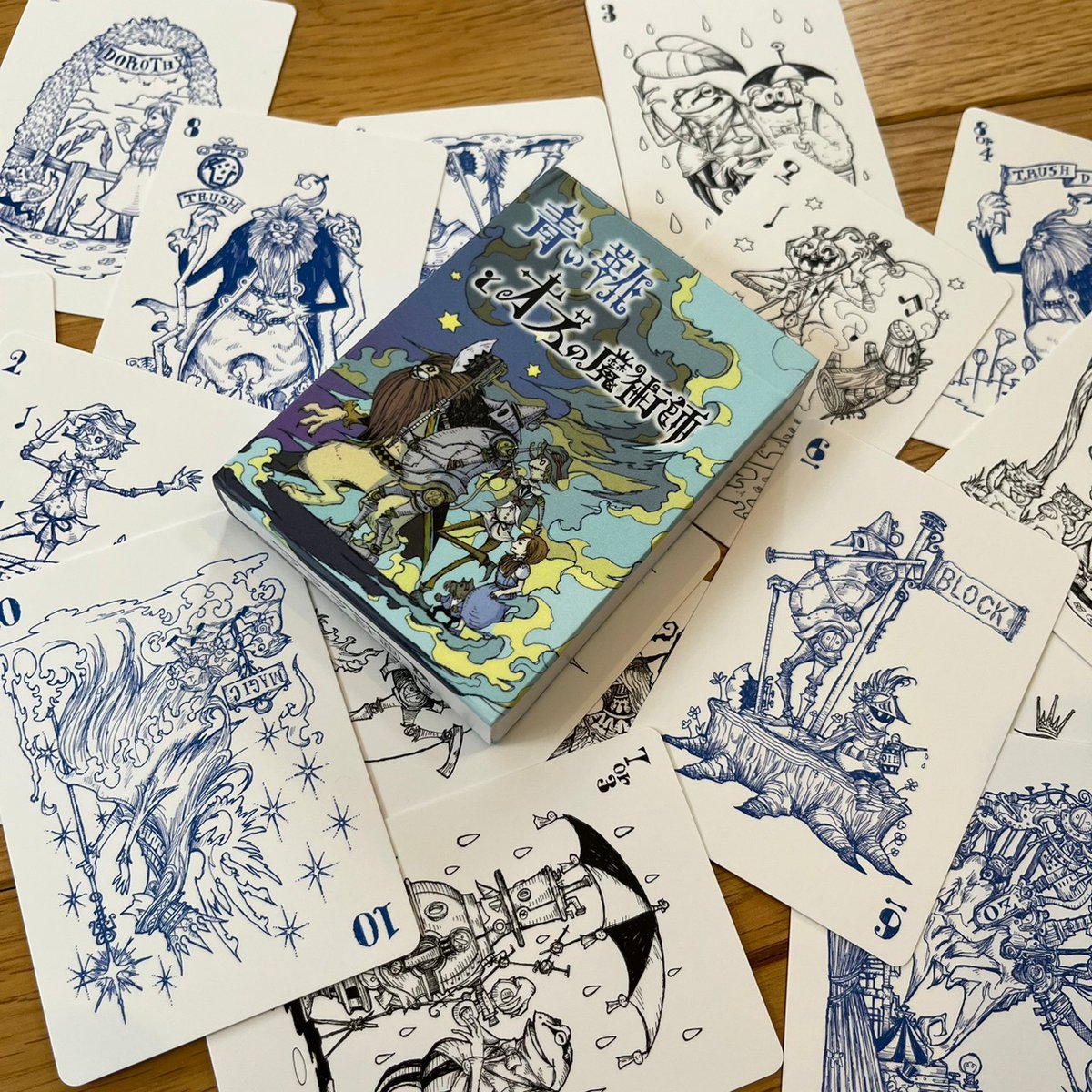 【赤いアリスと黒の騎士】
【青い靴とオズの魔術師】
アートワークを担当させていただいたカードゲームが
11/25よりAmazonにてお取り扱いが開始されました。
来年にはドン・キホーテでのお取り扱いも始まるそうです。
興味がありましたら、どうぞ見てやって下さい。 