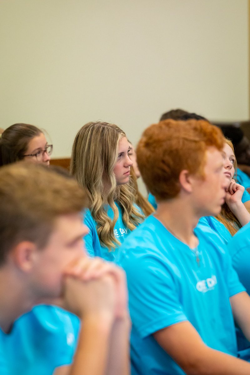 Dr_ChrisHobbs's tweet photo. What a blast teaching HSers at the @SBS_Houston One Day spiritual life conference about ‘How to be filled with joy WHEN LIFE STINKS!’😫
Here’s a #thread on 4️⃣ ways Paul & Silas (Acts 16) demonstrated how to praise God even when #lifeStinks https://t.co/pjdnor0j2X