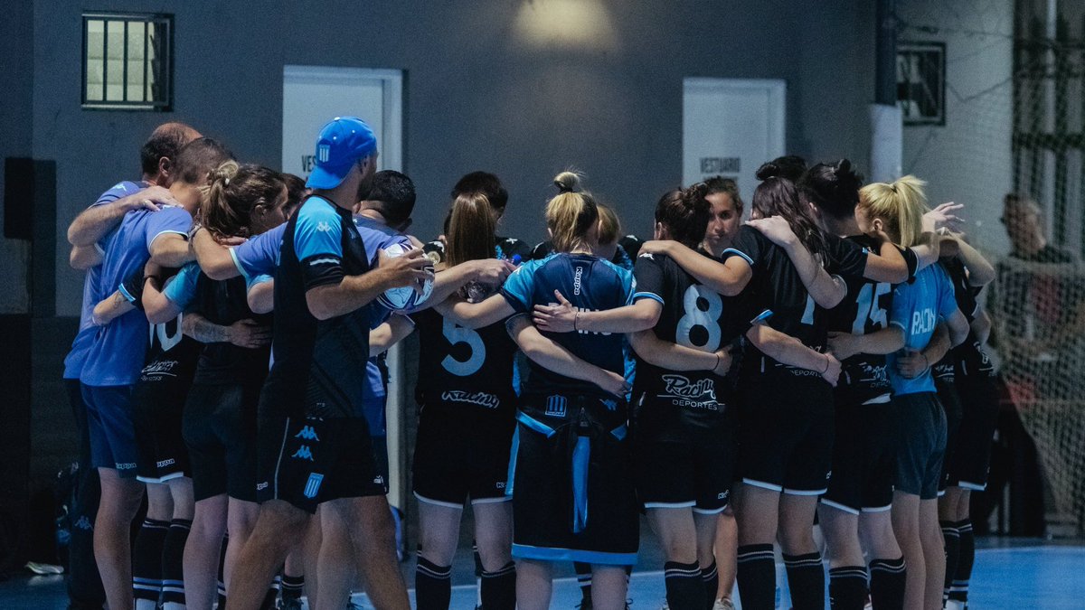 Este sábado, a las 21, <a href="/FutsalRacingAFA/">Futsal Racing AFA</a> va por el acceso a la final del torneo de Primera de <a href="/afa/">AFA</a> en el tercer juego semifinal ante Sportivo Barracas.
¡A llenar el Centro Deportivo!

¡TODAS JUNTAS! 💙💪🏻