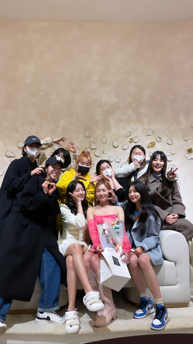 94__O5O4's tweet photo. #해인 인스타 스토리

#유정 #소연 #SOYEON #진예 #솔빈 #LABOUM #라붐 https://t.co/kU8uEALQxr