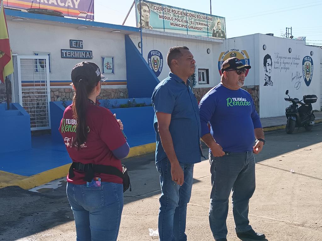 TerminaldeMcy1's tweet photo. #25Nov A propósito del Plan Cayapa en el Terminal de Maracay, el Secretario Gral de Gobierno, Pedro Alvarez Bellorin realizó recorrido con el Pdte. de #Categ @AngelGutie7
Constatando grandes avances en las labores realizadas
@RafaelMaracay21
@amigosdemaracay
#DiálogoEsPaz https://t.co/xAwUFu49hJ