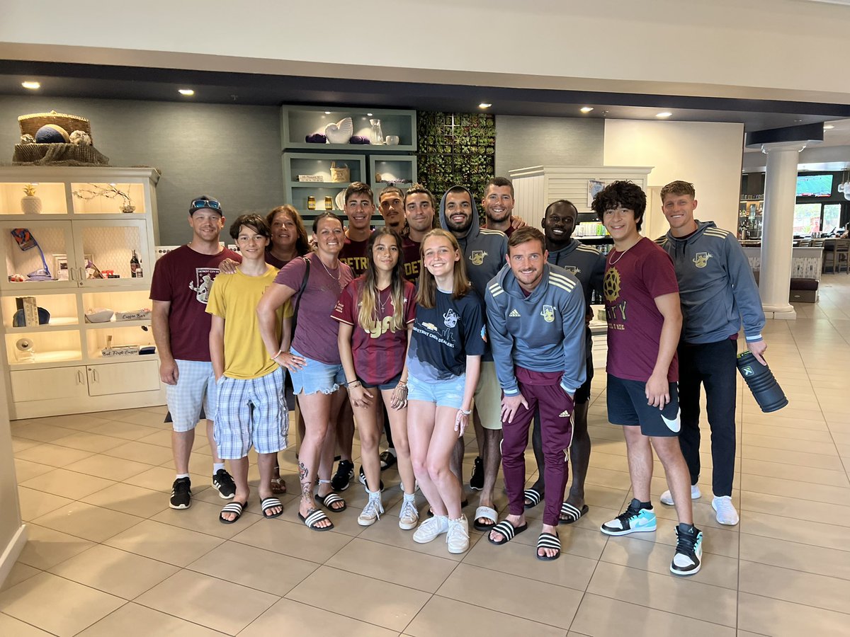 jrice2358's tweet photo. thankful for my family ❤️⚜️@DetroitCityFC @NGSDetroit #DCTID @TMM37 @CarlosToms1972 @UltraRonimus @d_rice513 @poolshark021 https://t.co/EHKFUM7XXG