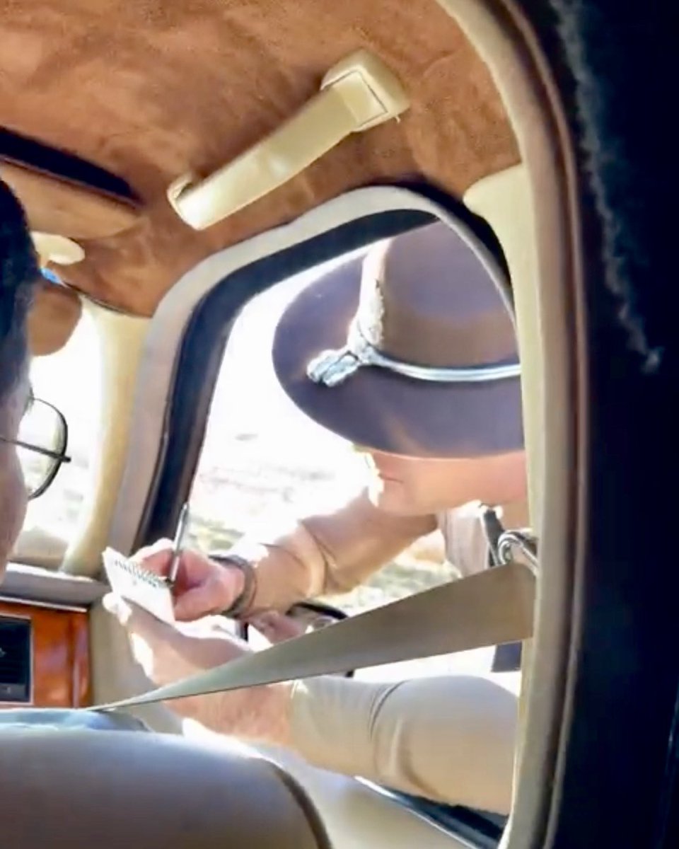 yomz's tweet image. Que serait un roadtrip aux US sans un petit contrôle sur l’Interstate ?
Achievement UNLOCKED! ☑️