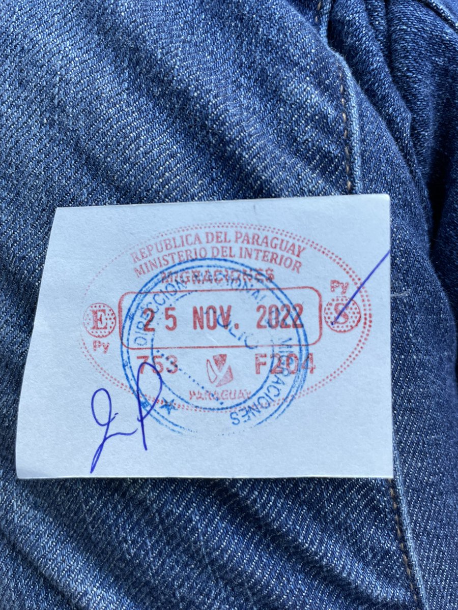 Papelito de salida de migraciones…país serio somos