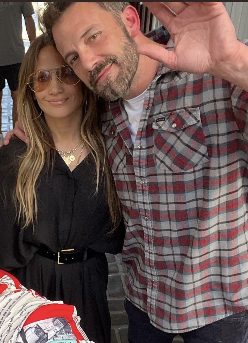 #ThisIsMeThen   #ThisIsMeNow 

@JLo @BenAffleck #PlaidShirt