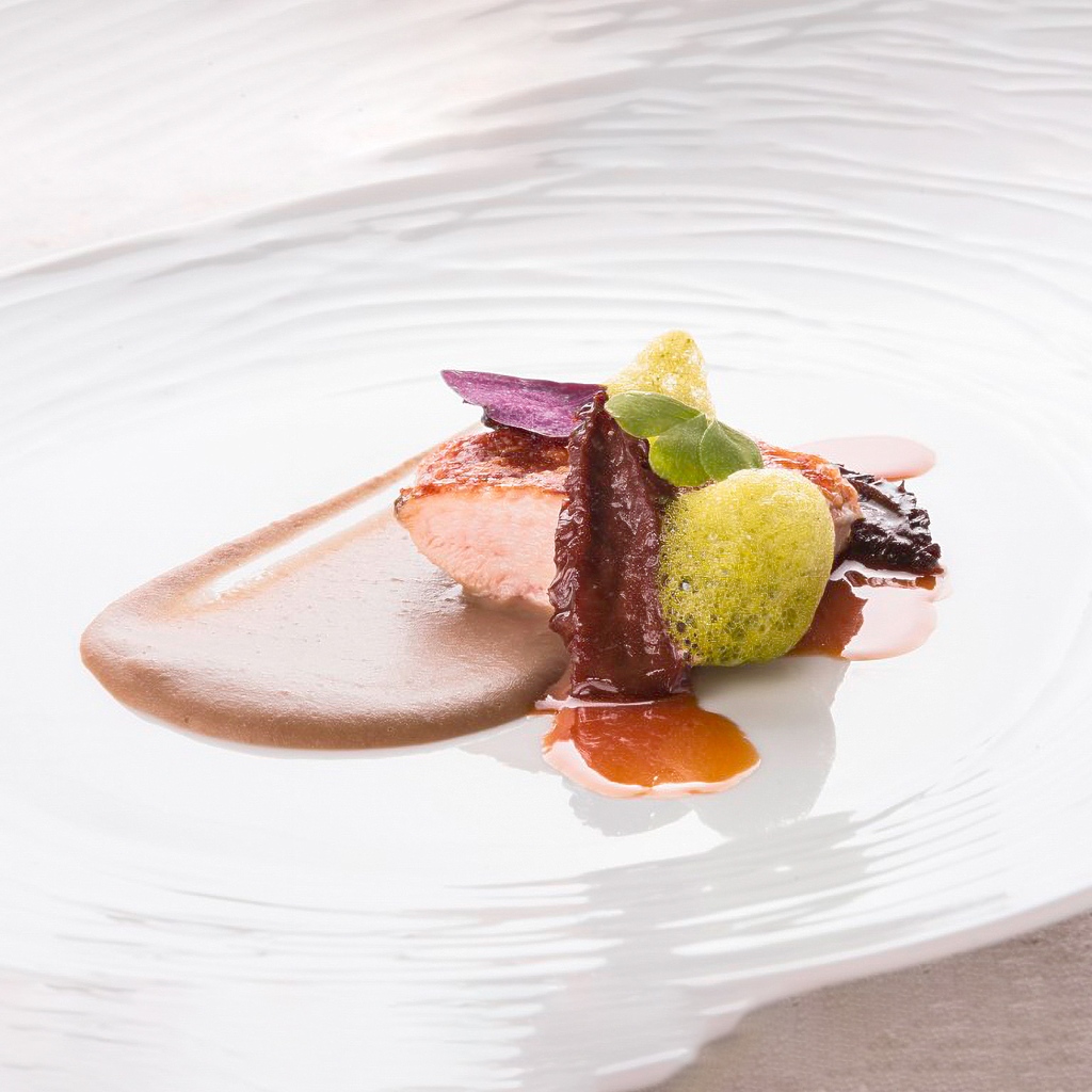 Giancarlo Perbellini, "Petto di faraona al marsala", 2016, Casa Perbellini, Verona
⁠⁠
#autunno #artecuriosa #arte #autumn #artoftheday #nature #artist #artwork #creative #gallery #foodie #food #tasty #foodporn #cooking #italiancooking #italianfood #guineafowl #hunting #duckhunt