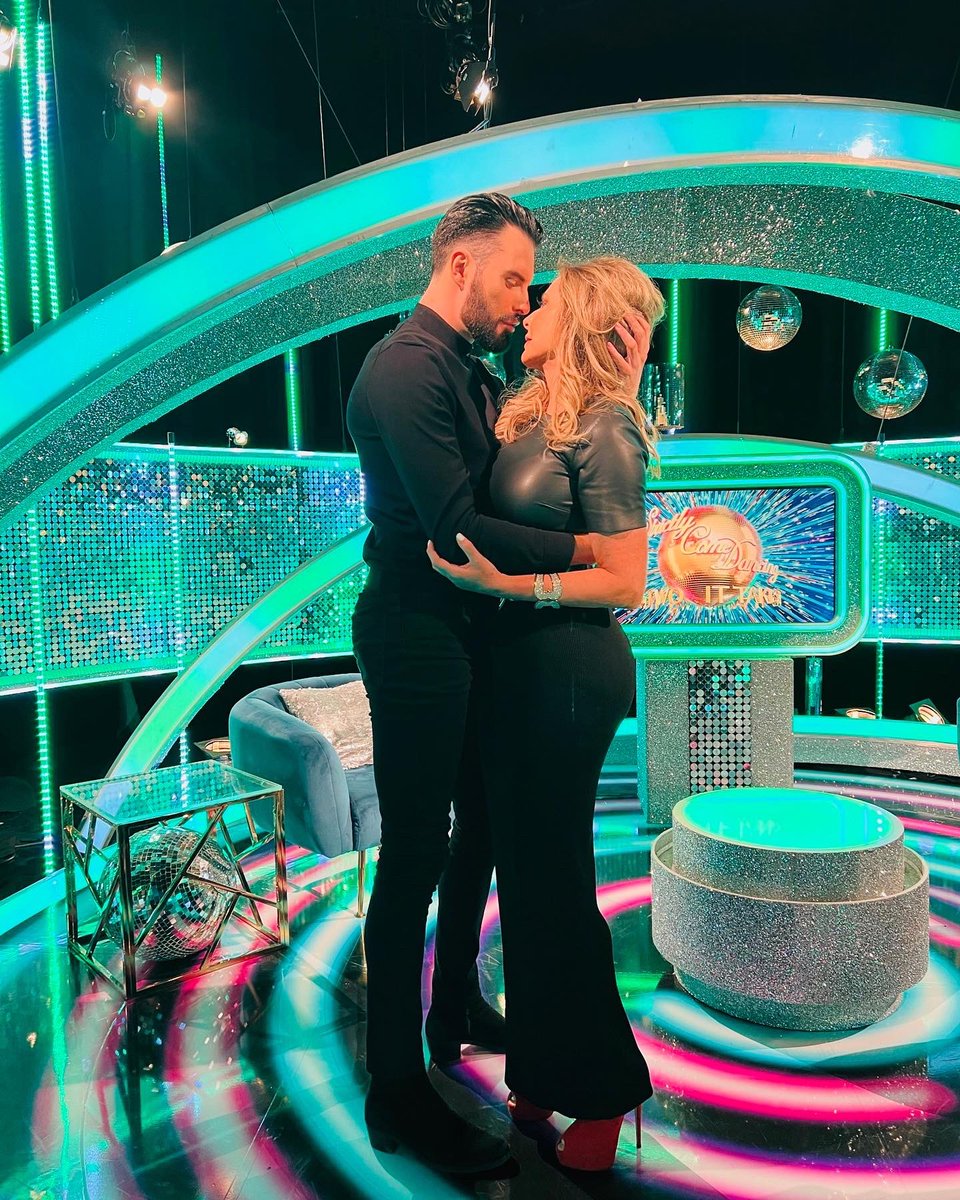 Carol Vorderman tweet media