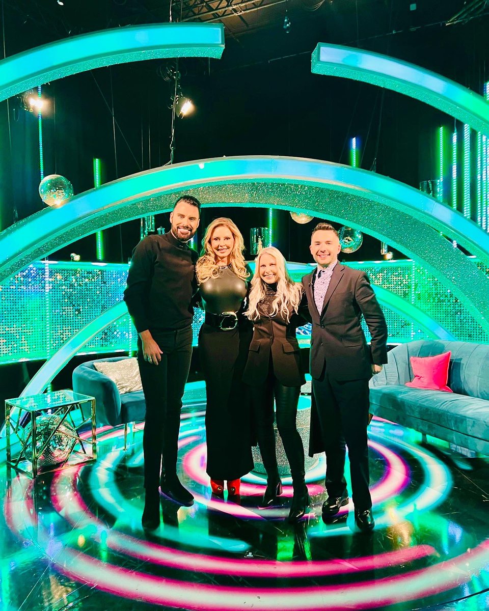 Carol Vorderman tweet media