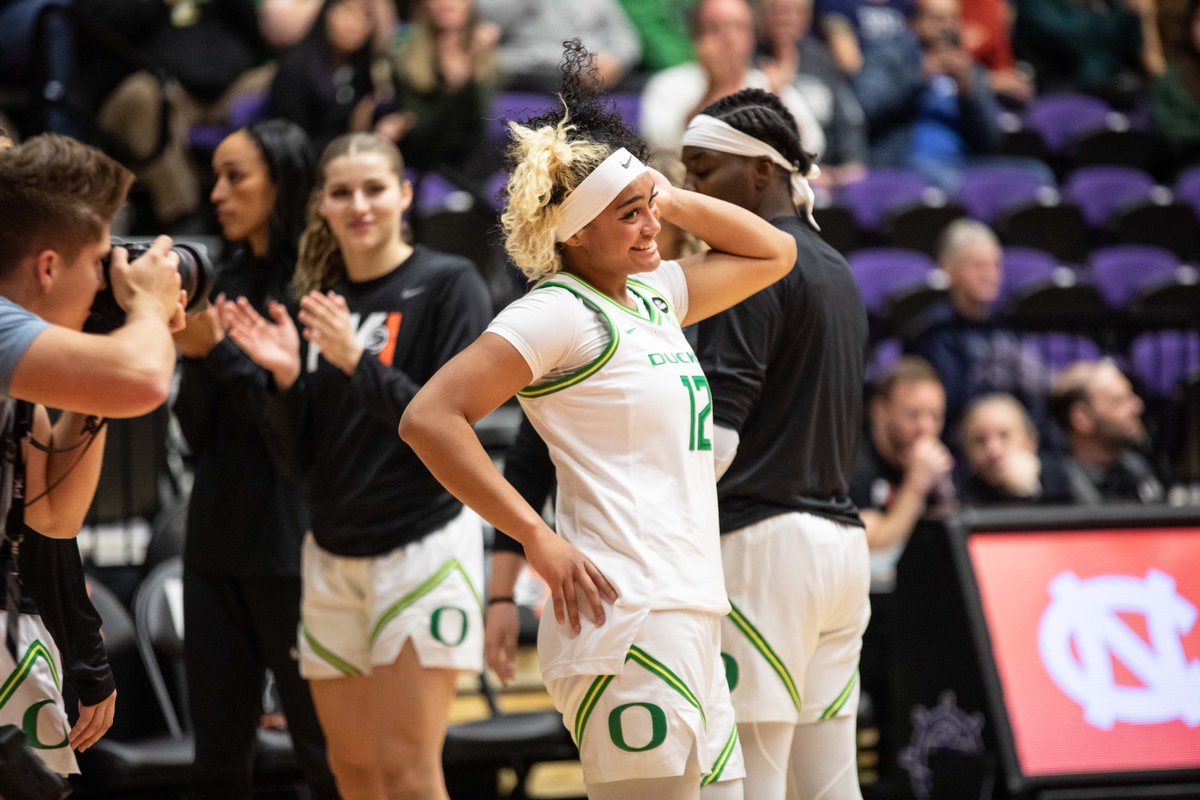 RoseQuarter's tweet photo. Meanwhile, over at #ChilesCenter, the #PKI Women's games heated up the court! 

Check out the updated Women's #PhilKnightLegacy bracket here: https://t.co/fqg3JSF75w

Day 1 recap 📷: Jaden Coleman https://t.co/3OuFyoNULF