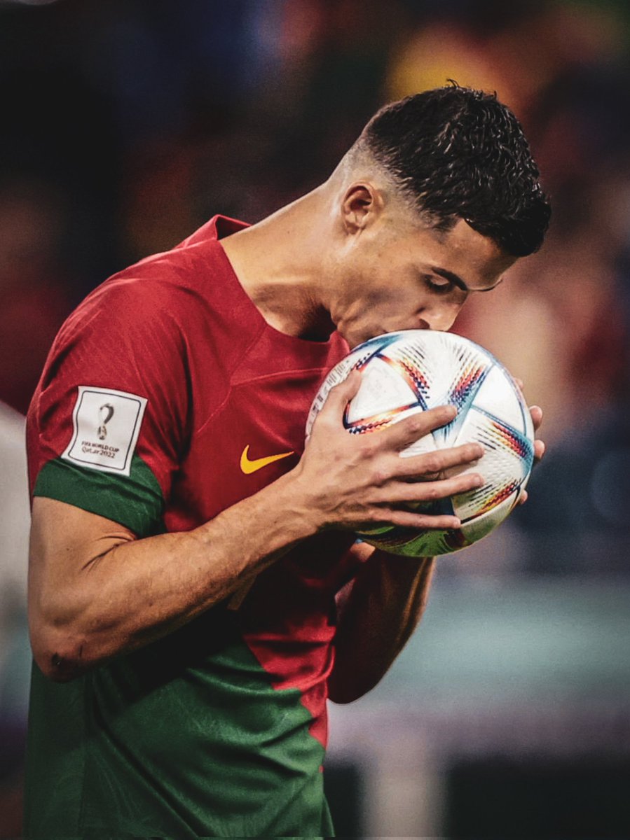 Franc_Ysco's tweet photo. [THREAD] PALMARÈS ET RECORDS DE CRISTIANO RONALDO ⬇️

(Mouillez-vous la nuque c'est violent) https://t.co/jU5BxohfPD