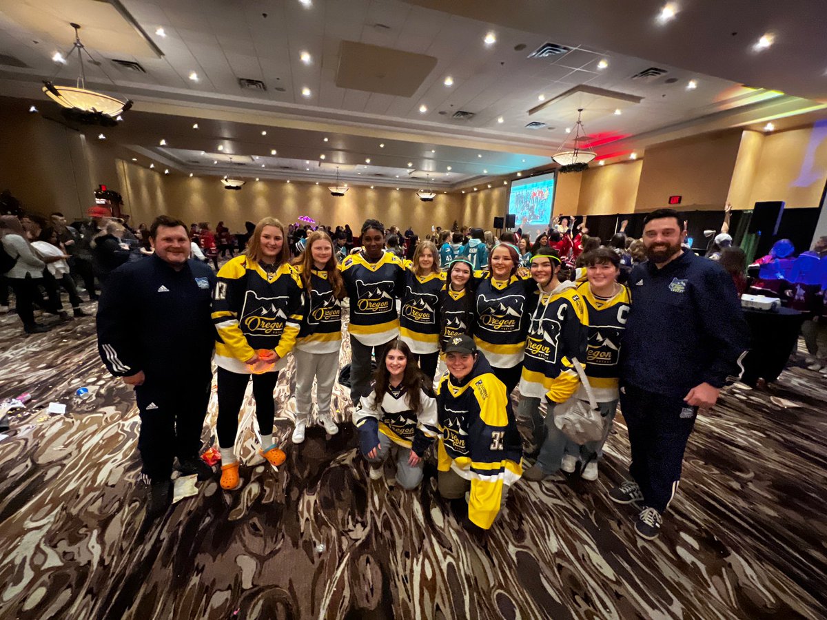 danimaltrent's tweet photo. #TeamOregon #WickFest opening ceremony. Not quite our full team. Plane delays happen but we are ready for our first game tonight in Calgary! https://t.co/DjgPhbL6zf
