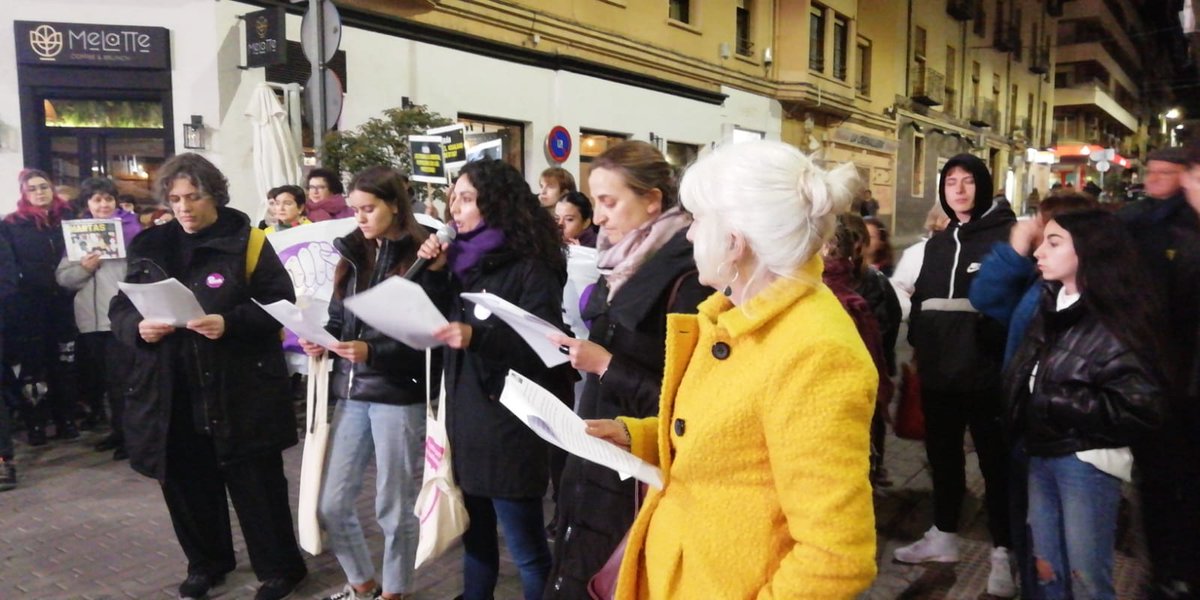 ComandoVioletaC's tweet photo. 💪💜Estamos muy agradecidas a todas las personas que esta tarde, con su participación, han hecho posible que la concentración del #25N haya sido un éxito y así, consigamos que en Cuenca se visibilice la lucha feminista contra las violencias machistas. https://t.co/kwJbAApH4m
