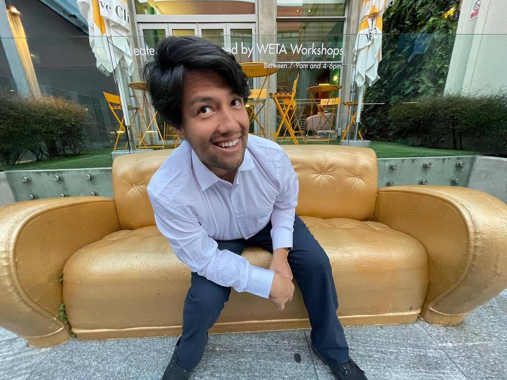 I have a huge head and a shrinking ego. Here’s to making more art and laughter. instagr.am/p/ClZWK-8hPvW/