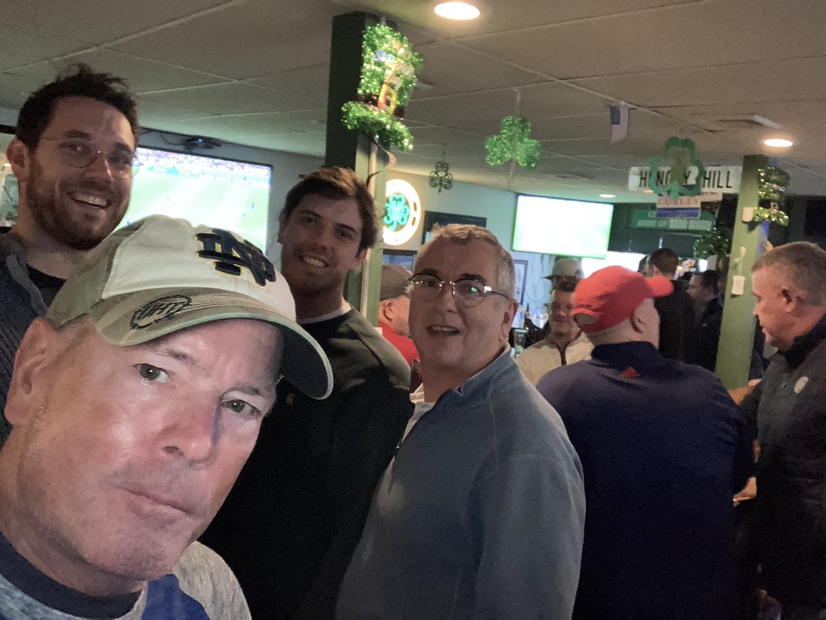 hammer_hammer8's tweet photo. Overflow crowd at #CityLineCafe #WorldcupQatar2022 π»β½οΈβοΈ https://t.co/3JfHkjDqGI