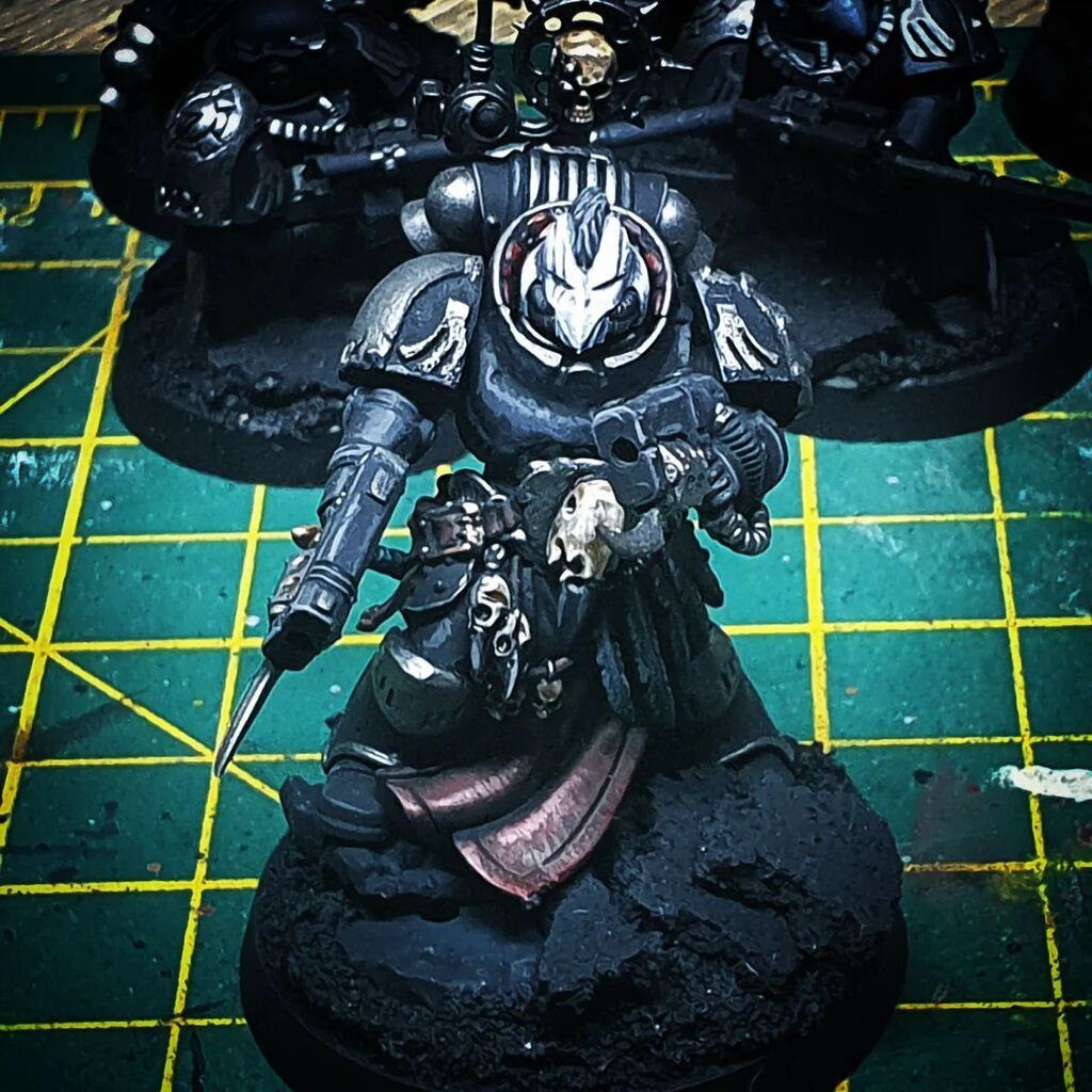 w3nsucks's tweet photo. Couple of W.I.P's I've got on the go. Actually starting to pop a bit of colour in there.

 #miniaturepainting #hobby #airbrush #warhammer #warhammer30k #horusheresy #ageofdarkness #imperium  #loyalist #beakiemarines #mkvi #ravenguard #xixlegion #xix #son… https://t.co/wOLE7bvaPa https://t.co/F02m79GvDP