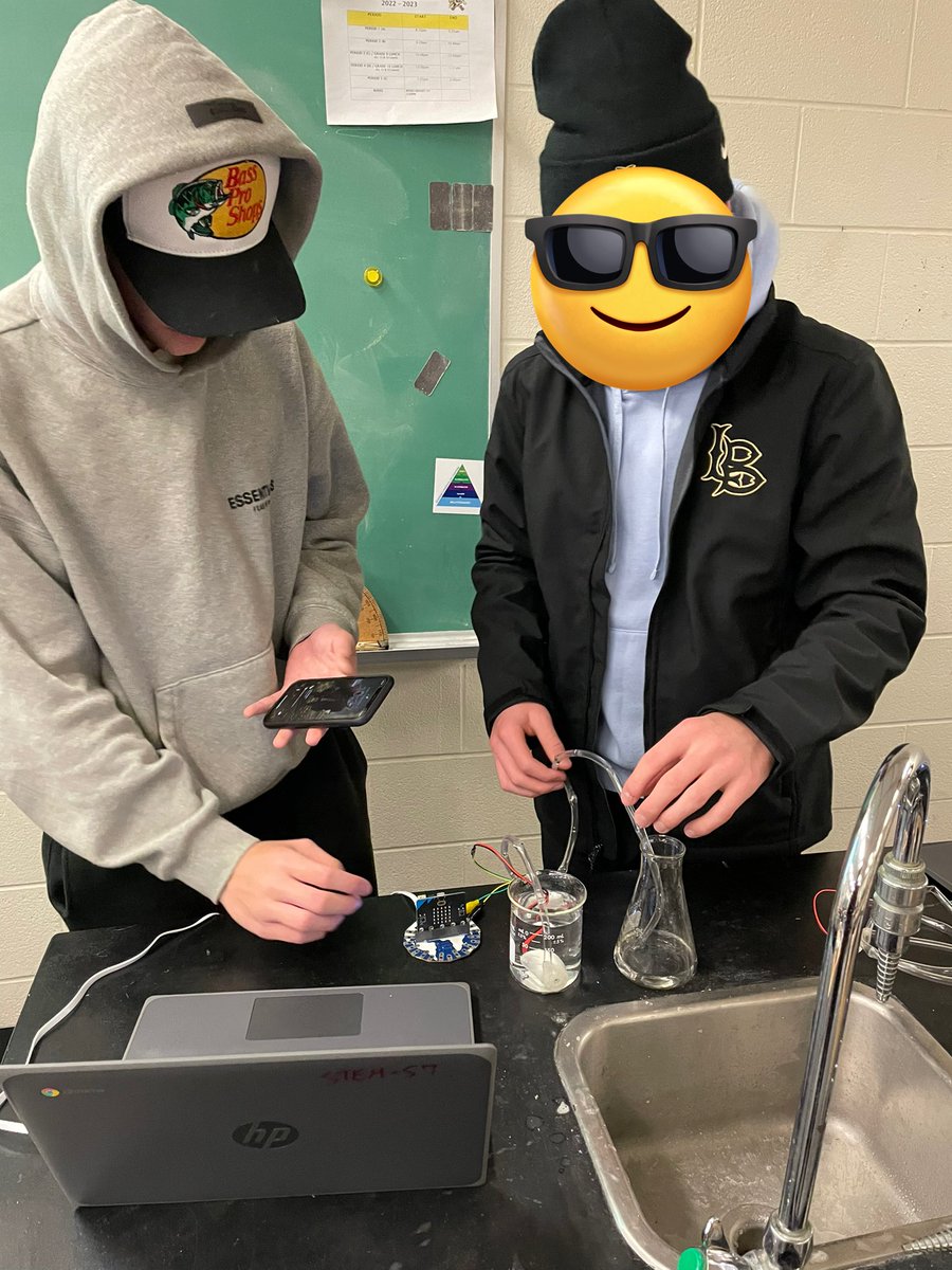 STEM_Saunders's tweet photo. Our @STEM_Saunders students explored alternative irrigation strategies to regular farming by coding their own water pump for indoor plants using Climate Action Kits! #microbits #coding #stem https://t.co/BYxwS4e1Nf