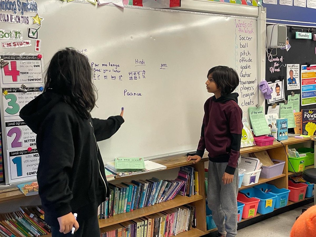 mrsrogershdsb's tweet image. Jazzy and Shaurya teaching us all about Hindi and Punjabi 🇮🇳 #diversitymatters #languageoftheweek