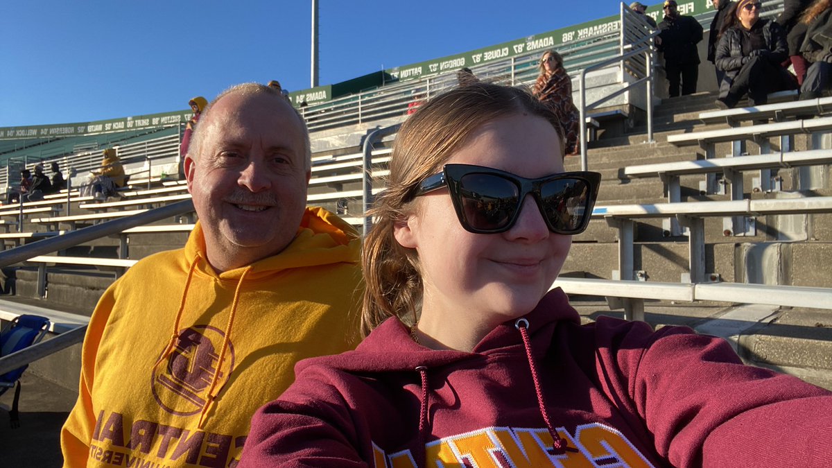 ebell9209's tweet photo. fired up!! #cmu #EMUgameday https://t.co/H1j9SxLtO0