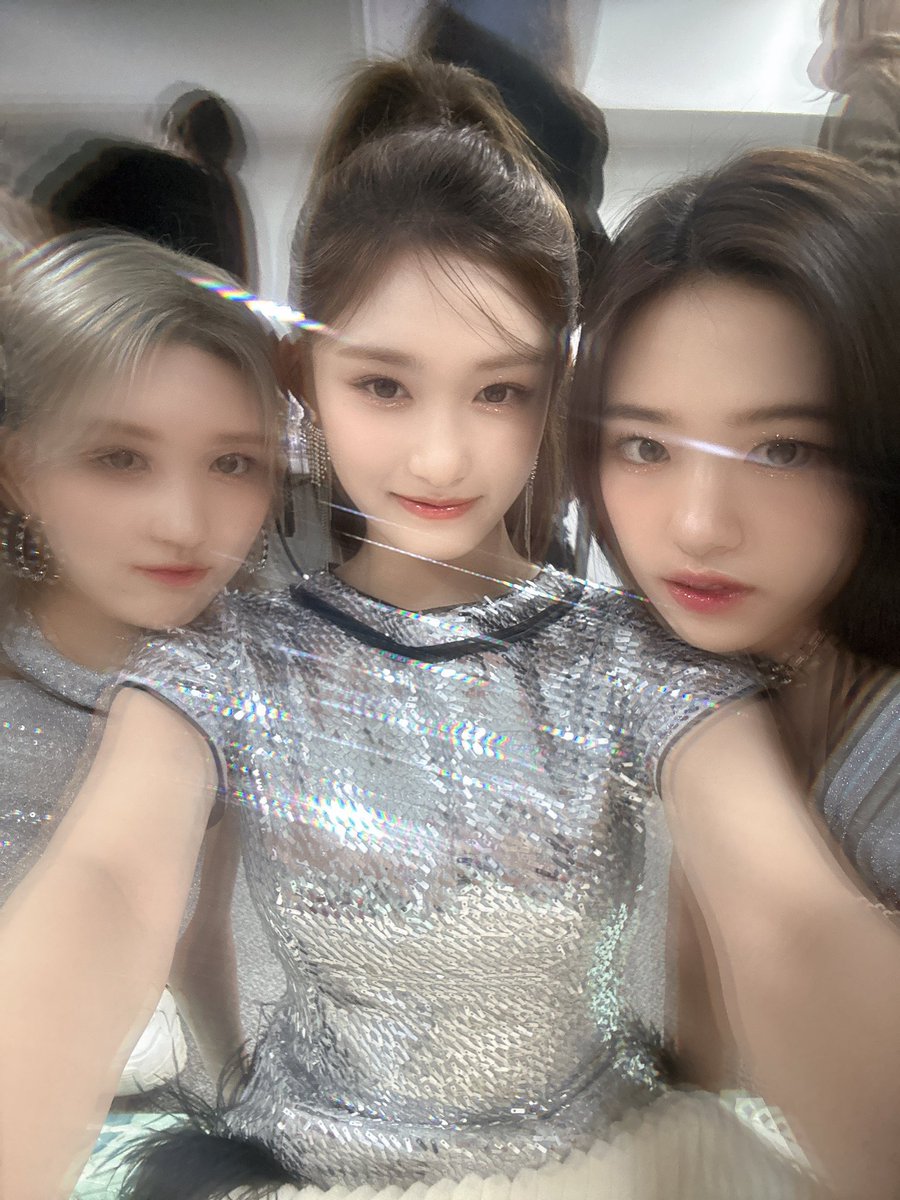 GAEULAR's tweet photo. 𑁤 تحديث قاؤول عبر تويتر آيڤ الرسميّ :

"تأثير جديد 😏"
#قاؤول #GAEUL 

⊹ ٢٤ نوفمبر ٢٠٢٢ https://t.co/2j649fXS0Z