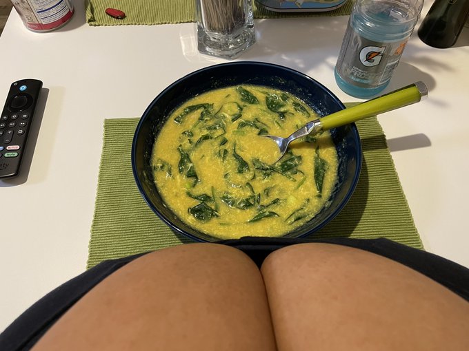 Homemade soup and Gatorade&hellip; yep, I&rsquo;m sick again 🤧 https://t.co/R8vFIknLpC