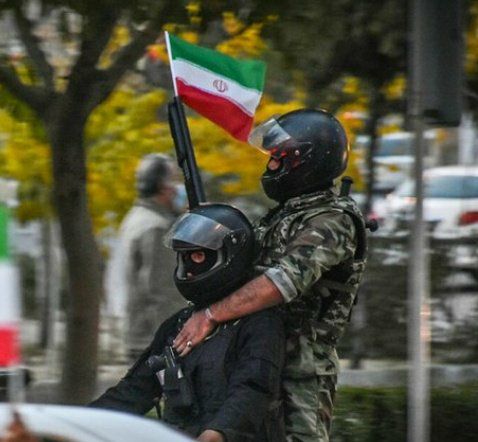 habibgance's tweet photo. پرچم ایران در جایگاه واقعیش https://t.co/3E2XdjIDGn