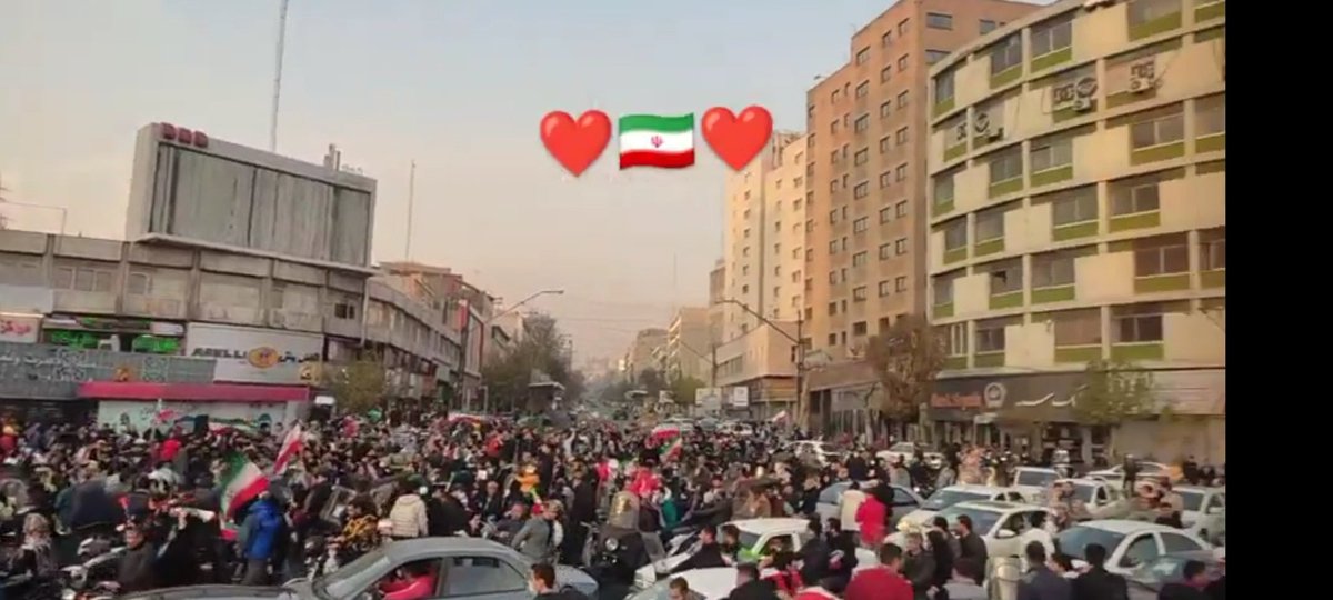 a_m_raz_sal's tweet photo. هروقت تونستید تو کل #ایران اینهمه جمعیت رو بدون فراخون🙄 بیارید تو خیابون، اون وقت دم از انقلاب بزنید
این مسخره بازیای شما اسمش #انقلافه نه #انقلاب
#جانم_ایران 
#FIFAWorldCupQatar2022 
#Qatar2022 
#Iran 
#اعتصابات_سراسری 
#مهسا_امینی 
# https://t.co/dqA1CnANmh
