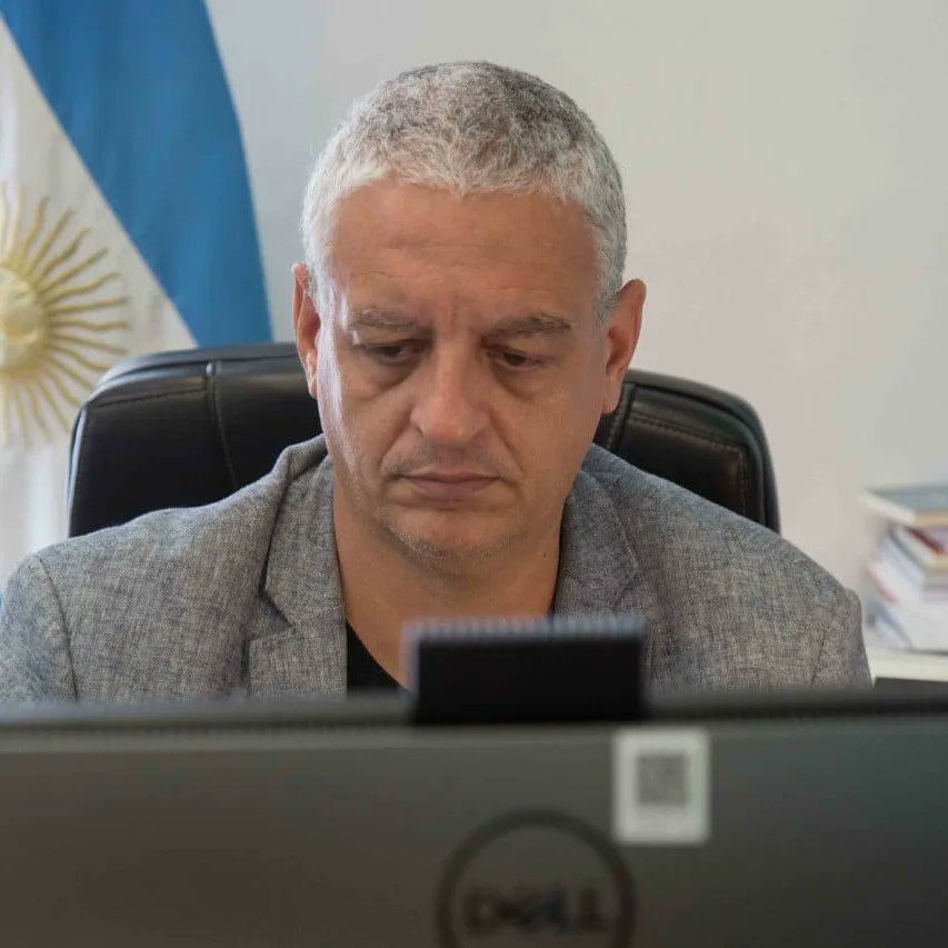pietragallahora's tweet photo. Hoy mantuvimos una reunión virtual con la red nacional de H.I.J.O.S. en donde nos transmitieron la preocupación frente a la persecución judicial arbitraria que viene sufriendo en Santa Fe nuestra compañera Nadia Schujman, abogada defensora de la agrupación y referente en DDHH. https://t.co/lwYgUbXOTq