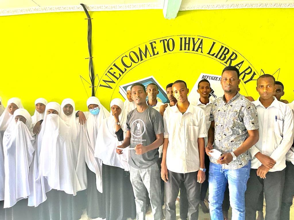 Omar has been busy in Dadaab! Here are some highlights from the opening of the library! ❤️⭐️📚 #whenstarsarescattered #Refugee @dantey114