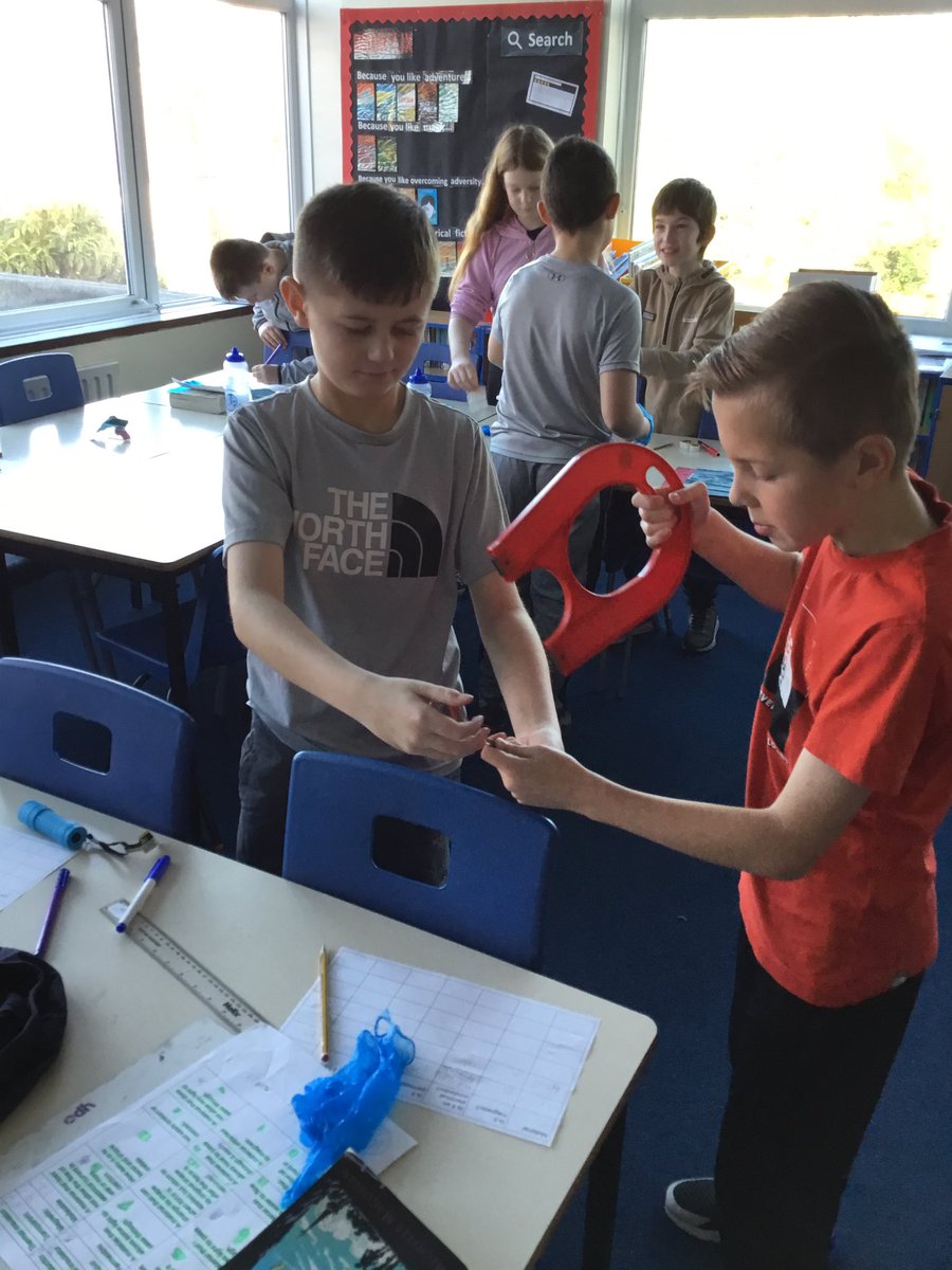 StJosephU's tweet photo. This afternoon, 6F have been investigating properties of materials. They tested whether everyday materials were permeable, magnetic, electrical conductors, elastic or transparent. #SJUscience https://t.co/njCMSEG8bS