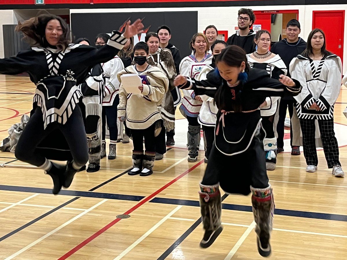 StMarkOCSB's tweet photo. Informative and entertaining presentations of Inuit Culture from Nunavut Sivuniksavut, Inuit College. @nunavutottawa. We are so fortunate to have had this important educational opportunity. #MyStMark #ocsbindigenous https://t.co/pQS2cfaWsZ