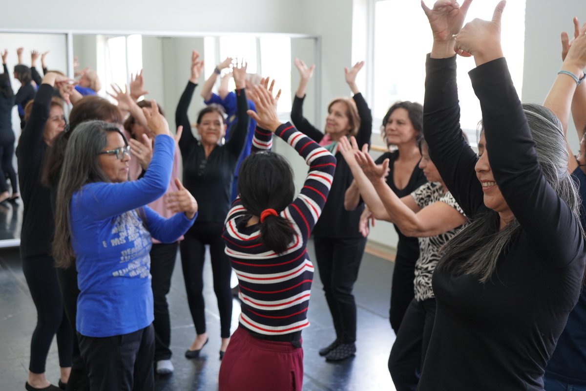 ccmch_'s tweet photo. 📸Compartimos las fotografías de la finalización del taller "Danza creativa para mujeres mayores" y el curso "Composición musical para principiantes" en las dependencias del @ccmch_
#música #baile #composiciónmusical #talleresgratuitos #ccmch #Chillán https://t.co/BC71Icdljh