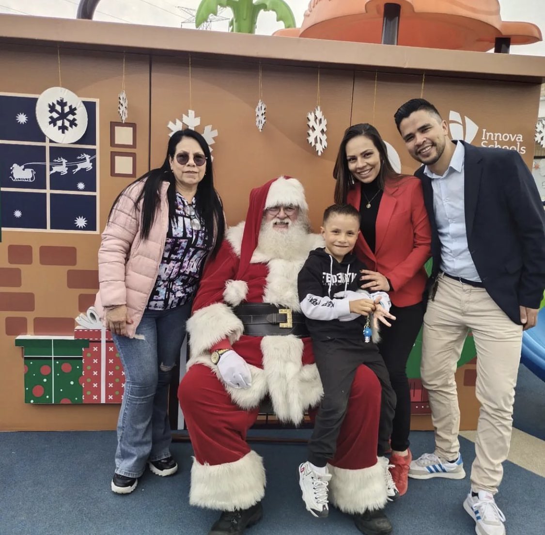SituarePhoto's tweet photo. #navidadconinnova https://t.co/D2UeOnu3VL