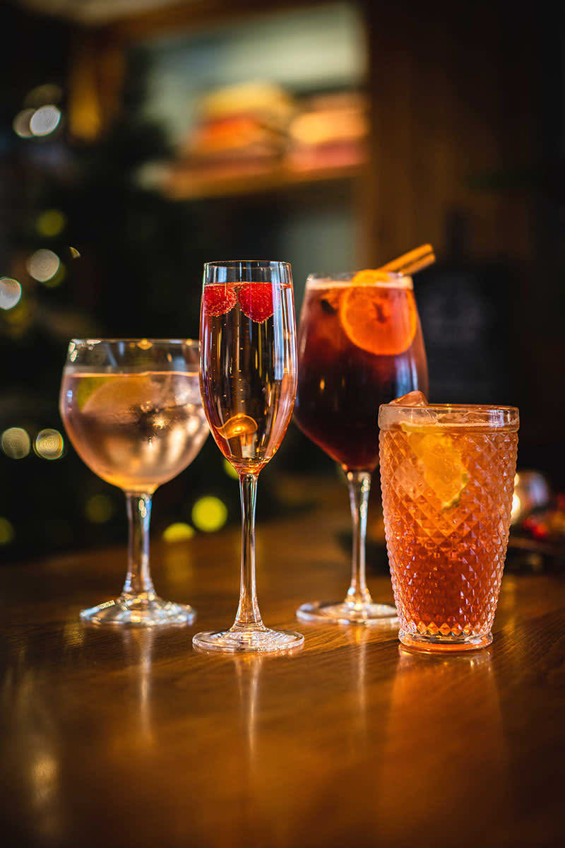 Bell_Inn's tweet photo. No better way to get into the festive spirit this weekend than our Christmas Cocktails! 🍹 🥂 🎄 https://t.co/cf7c1OF6CY