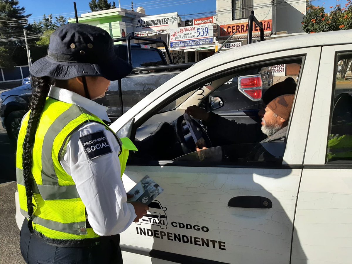 DMSPDGO's tweet photo. Continúa campaña #ConduzcaSinRedes, buscando hacer conciencia sobre no utilizar el celular 📵🚘 mientras se conduce, evitando accidentes con resultados fatales. https://t.co/tszBoTqkua